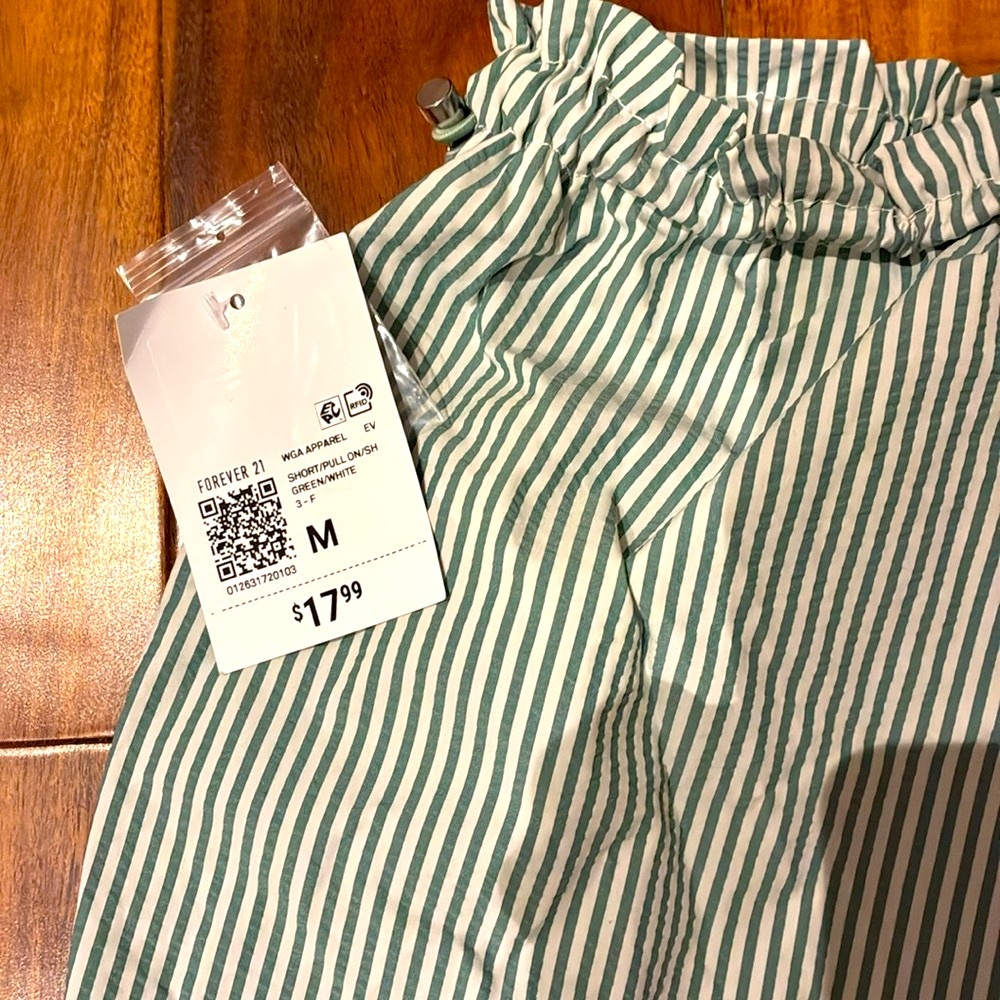 Forever 21 Stripped Women Shorts✨ - Picture 10 of 10